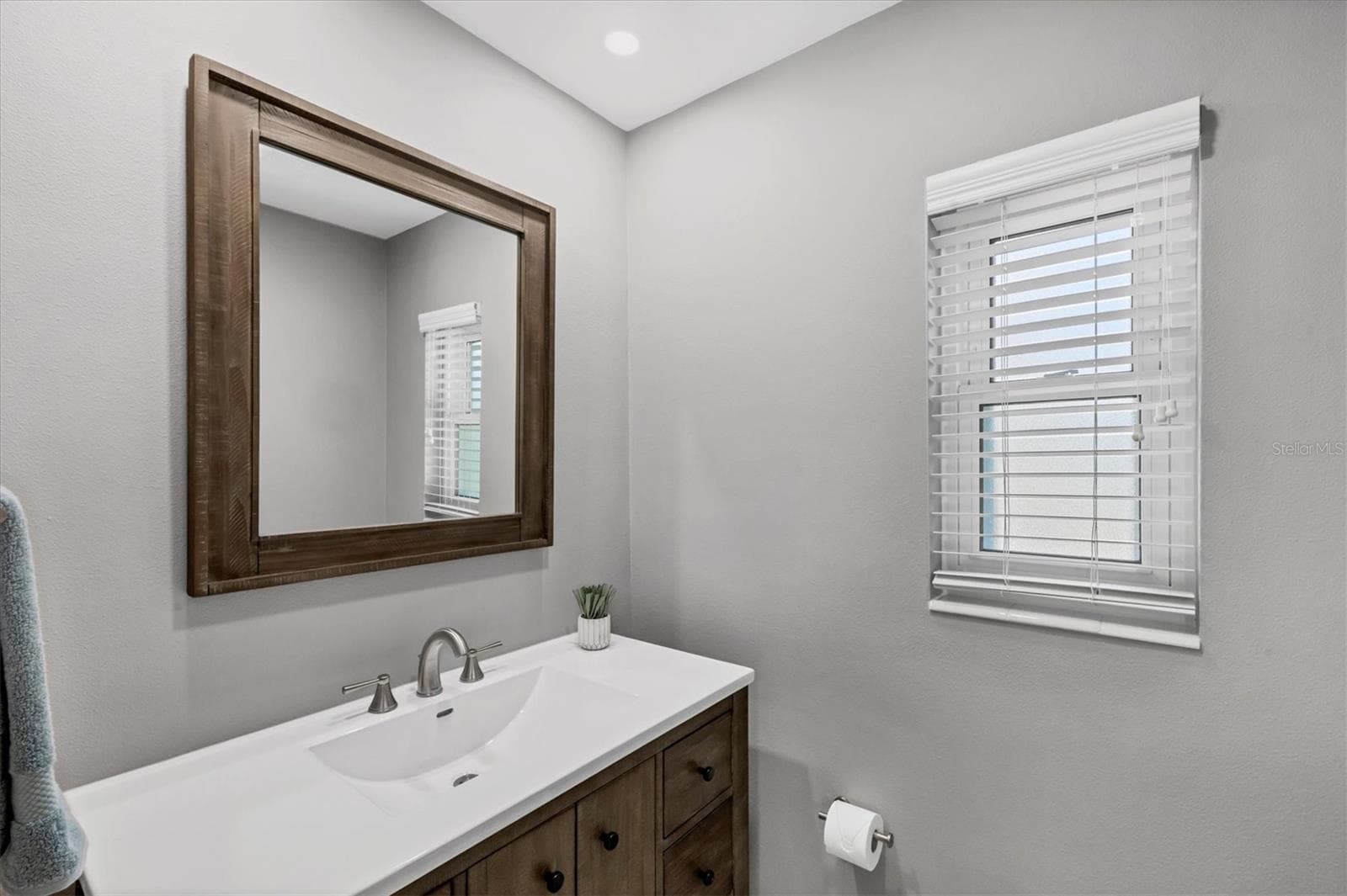 Single Family Residence at 5201 STEVENS DR, SARASOTA, photo 23 of 35