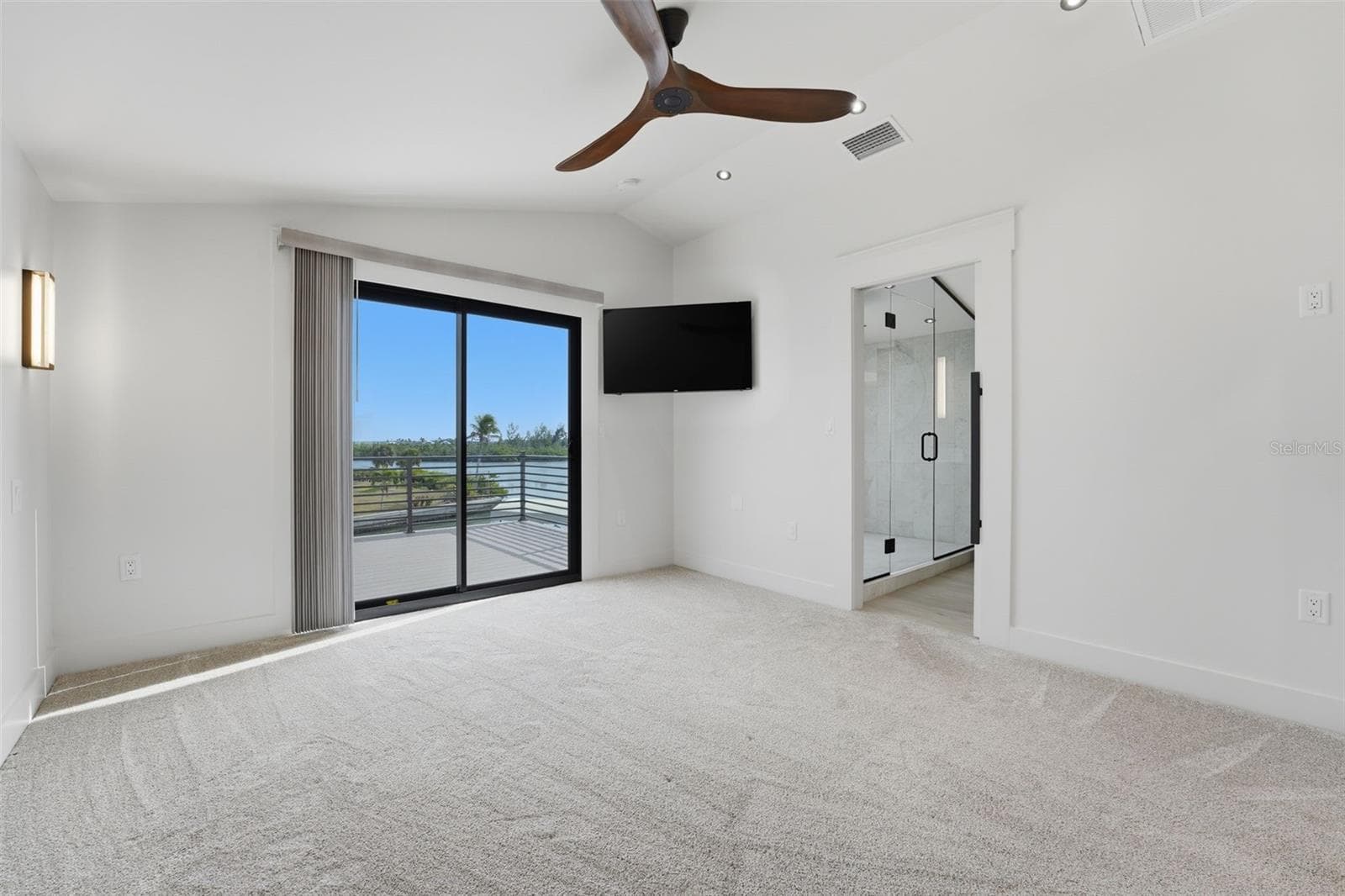 Suite 3 - 2795 N BEACH RD #B, ENGLEWOOD