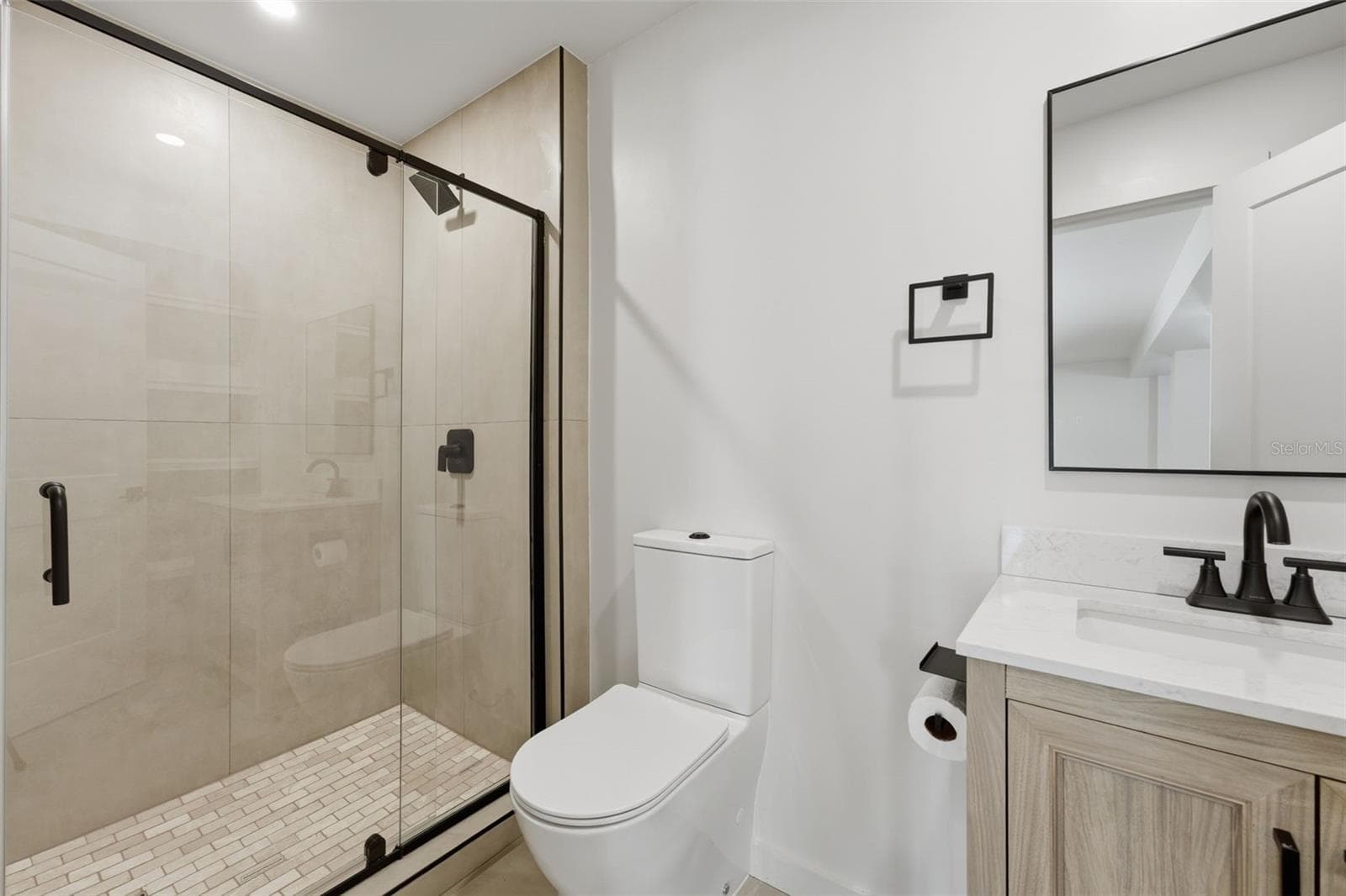 1st Floor bath - 2795 N BEACH RD #B, ENGLEWOOD