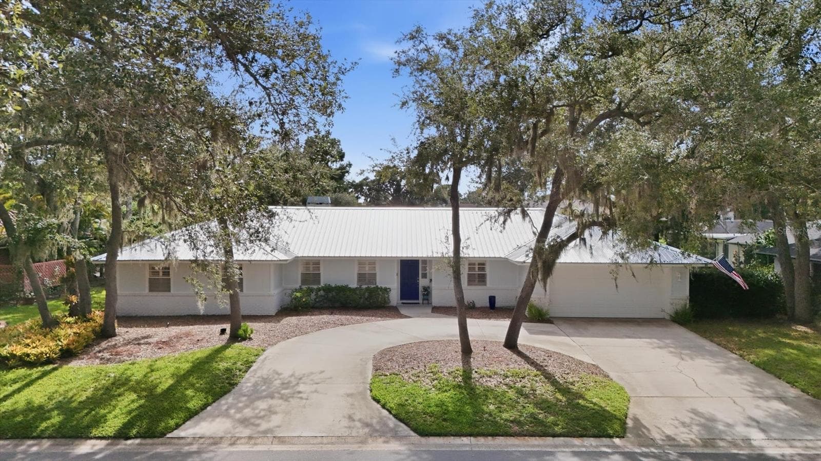 Single Family Residence at 5505 BENEVA WOODS CIR, SARASOTA, photo 2 of 38