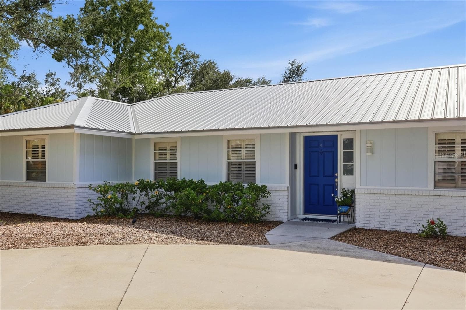 Single Family Residence at 5505 BENEVA WOODS CIR, SARASOTA, photo 4 of 38