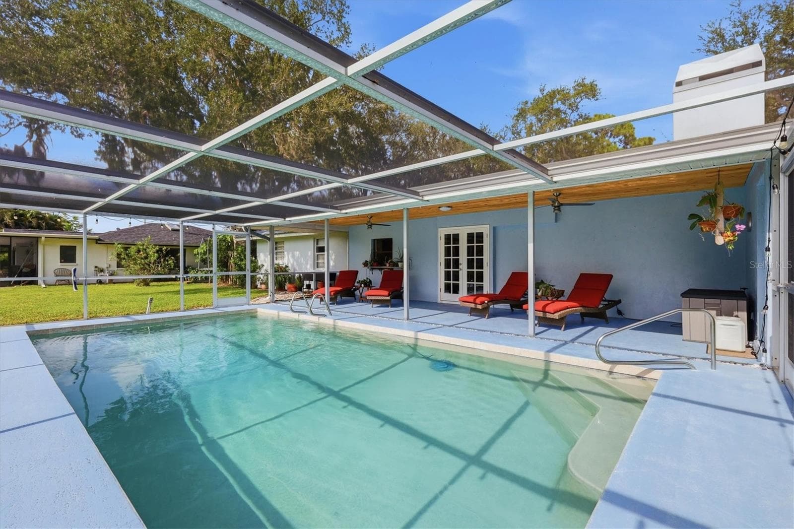 Saltwater Pool - 5505 BENEVA WOODS CIR, SARASOTA