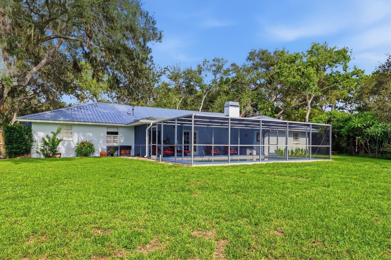 Backyard - 12.000 sq. ft. lot - 5505 BENEVA WOODS CIR, SARASOTA