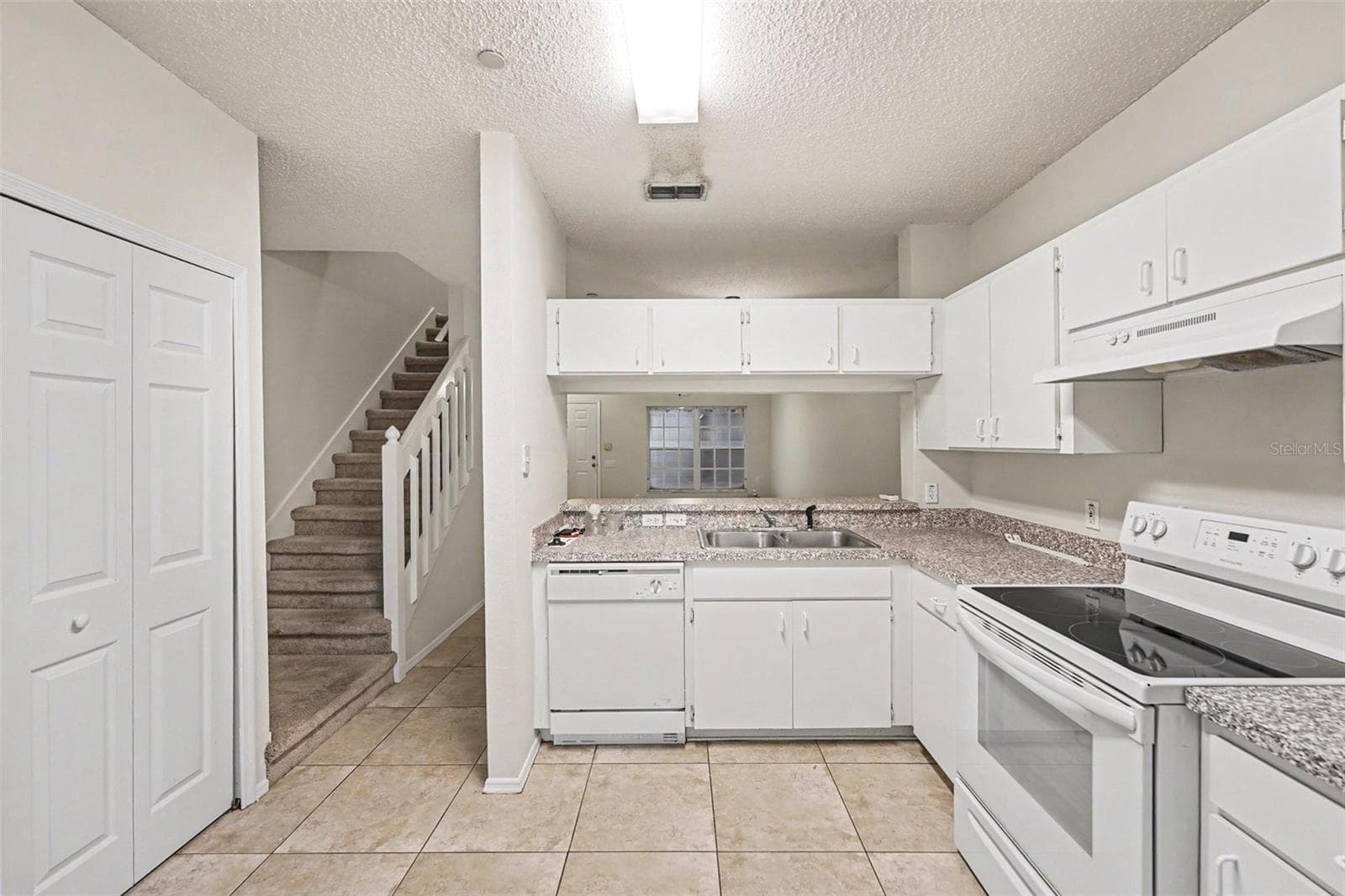 Townhouse at 366 COUNTRYSIDE KEY BLVD, OLDSMAR, photo 9 of 23