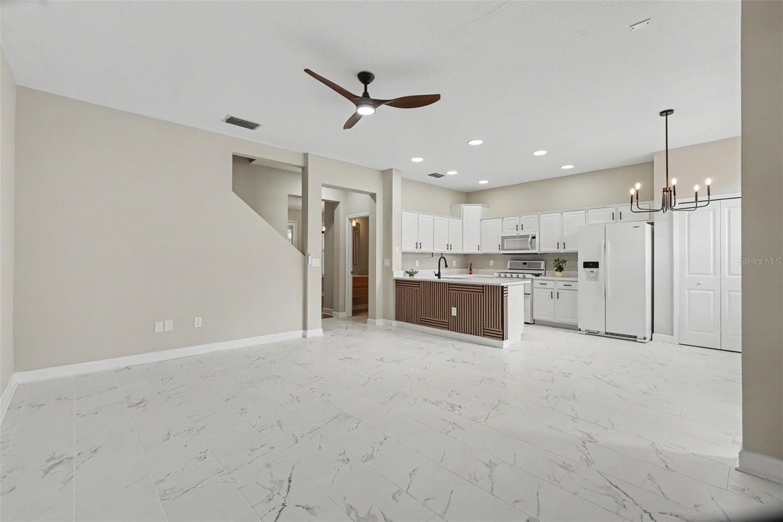 Townhouse at 10111 HAYFIELD WAY, TAMPA, photo 16 of 63