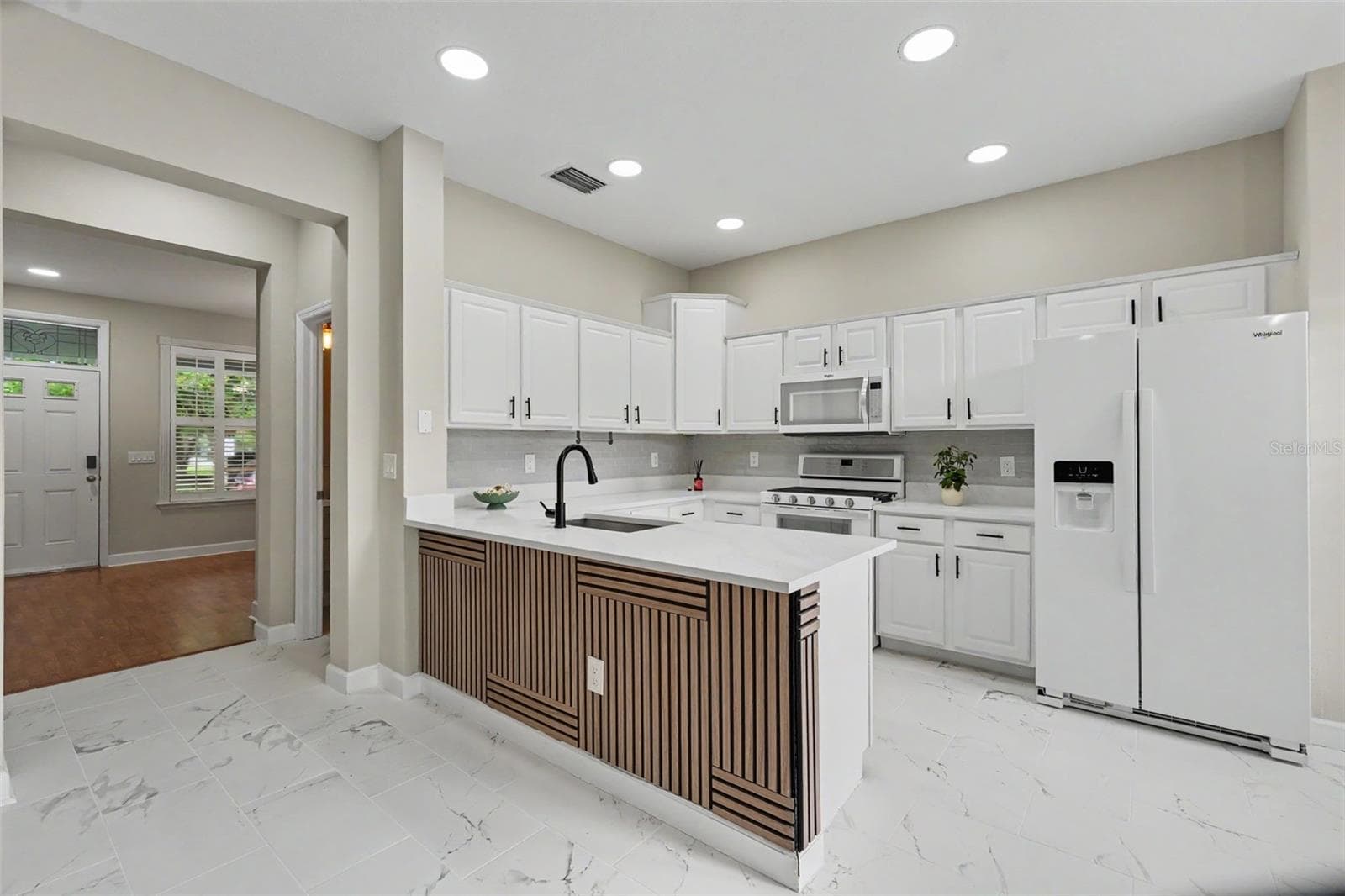Townhouse at 10111 HAYFIELD WAY, TAMPA, photo 18 of 63