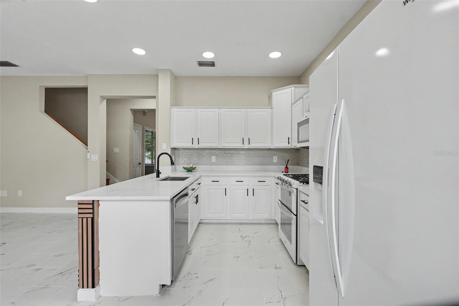 Townhouse at 10111 HAYFIELD WAY, TAMPA, photo 19 of 63