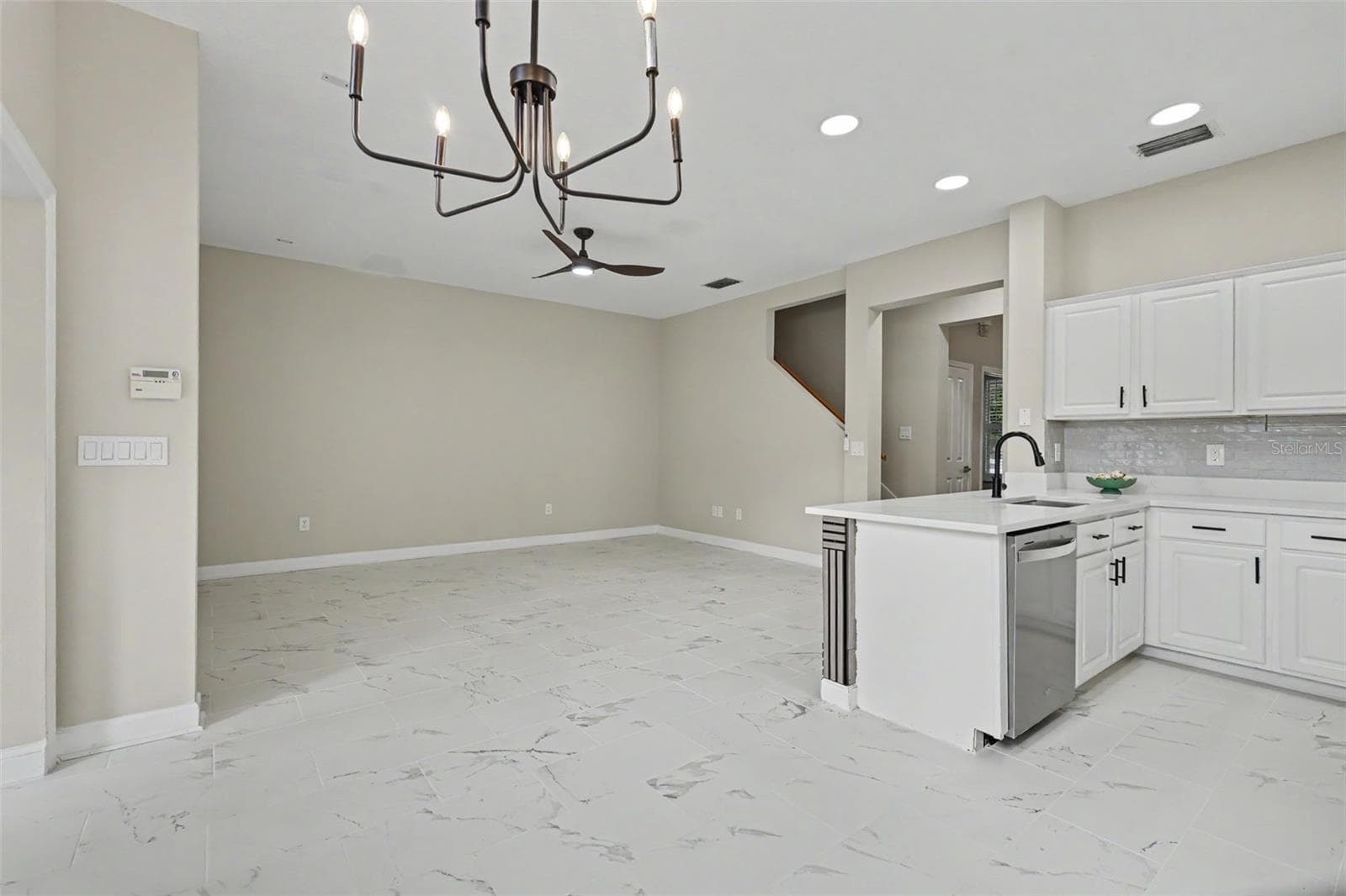 Townhouse at 10111 HAYFIELD WAY, TAMPA, photo 24 of 63