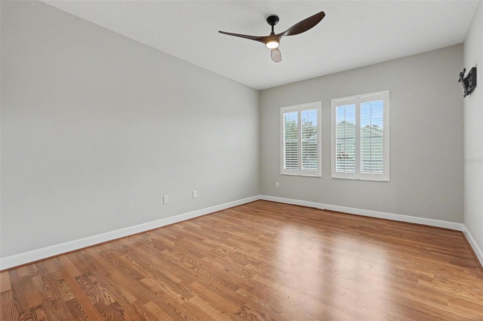 Townhouse at 10111 HAYFIELD WAY, TAMPA, photo 33 of 63