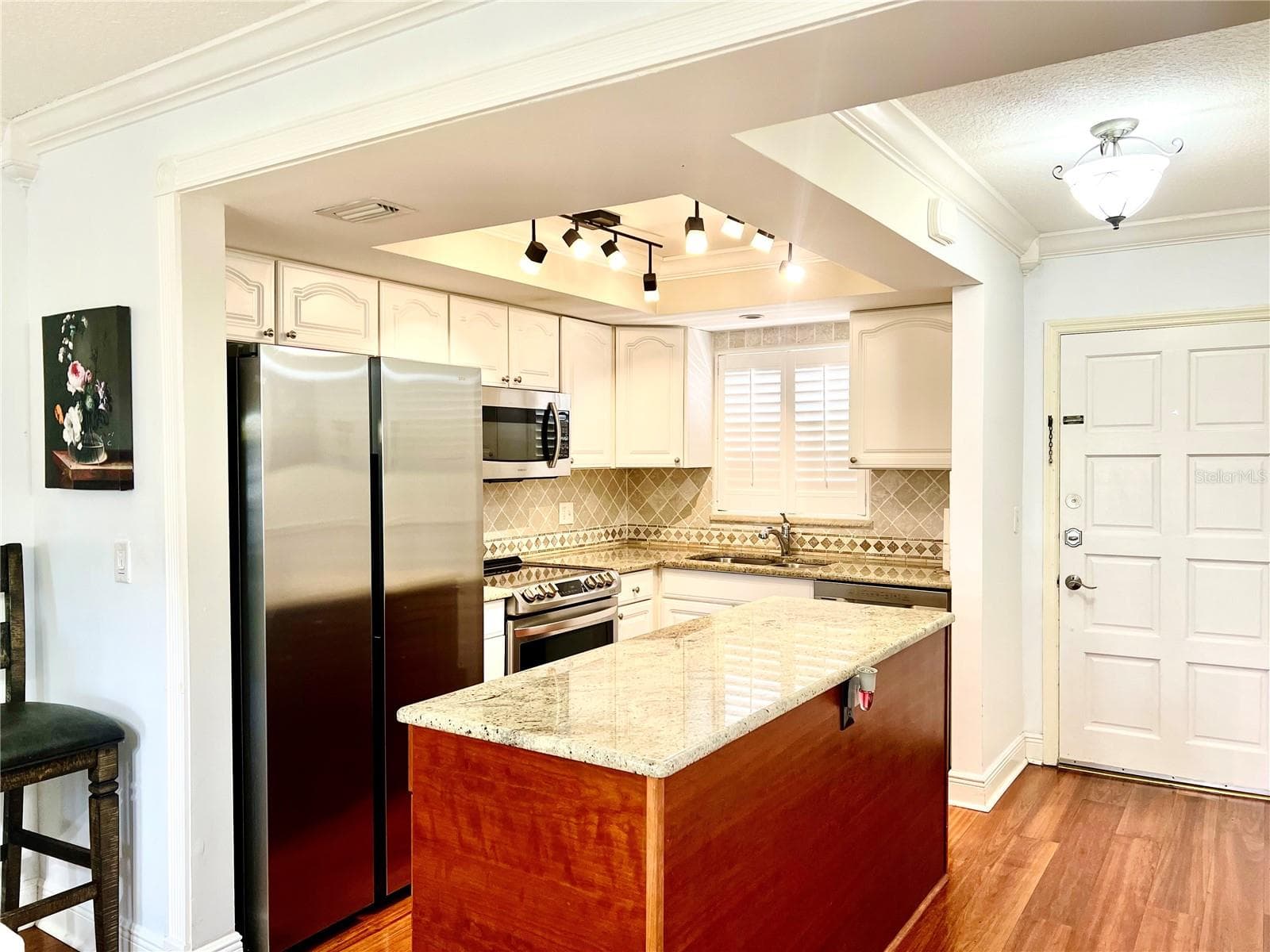 Condominium at 304 GOLFVIEW RD #PH7, NORTH PALM BEACH, photo 7 of 60