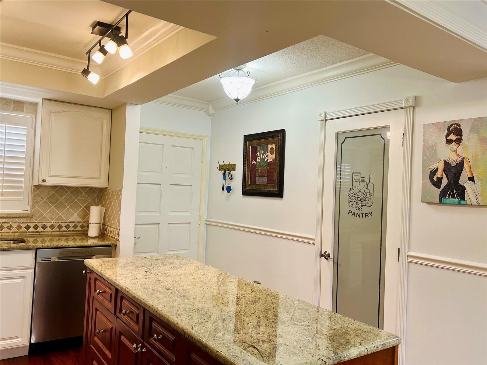 Condominium at 304 GOLFVIEW RD #PH7, NORTH PALM BEACH, photo 8 of 60
