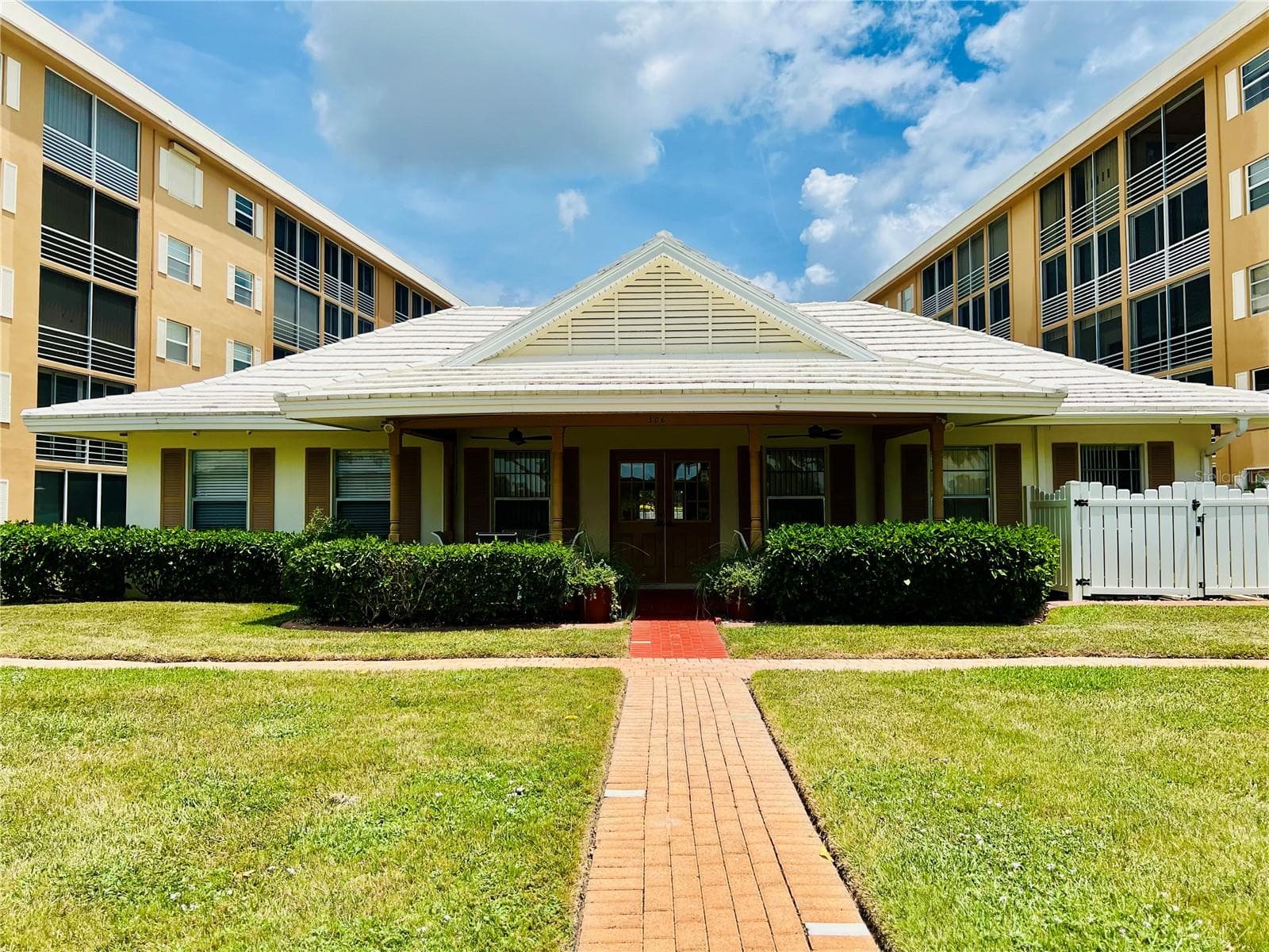 Condominium at 304 GOLFVIEW RD #PH7, NORTH PALM BEACH, photo 30 of 60