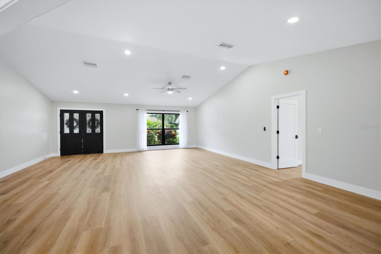 Single Family Residence at 8822 MISTY CREEK DR, SARASOTA, photo 5 of 67