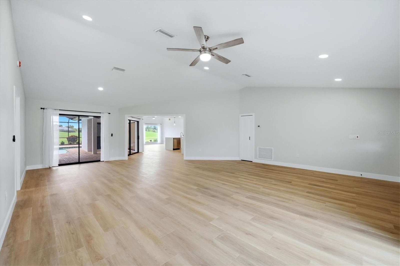 Single Family Residence at 8822 MISTY CREEK DR, SARASOTA, photo 9 of 67