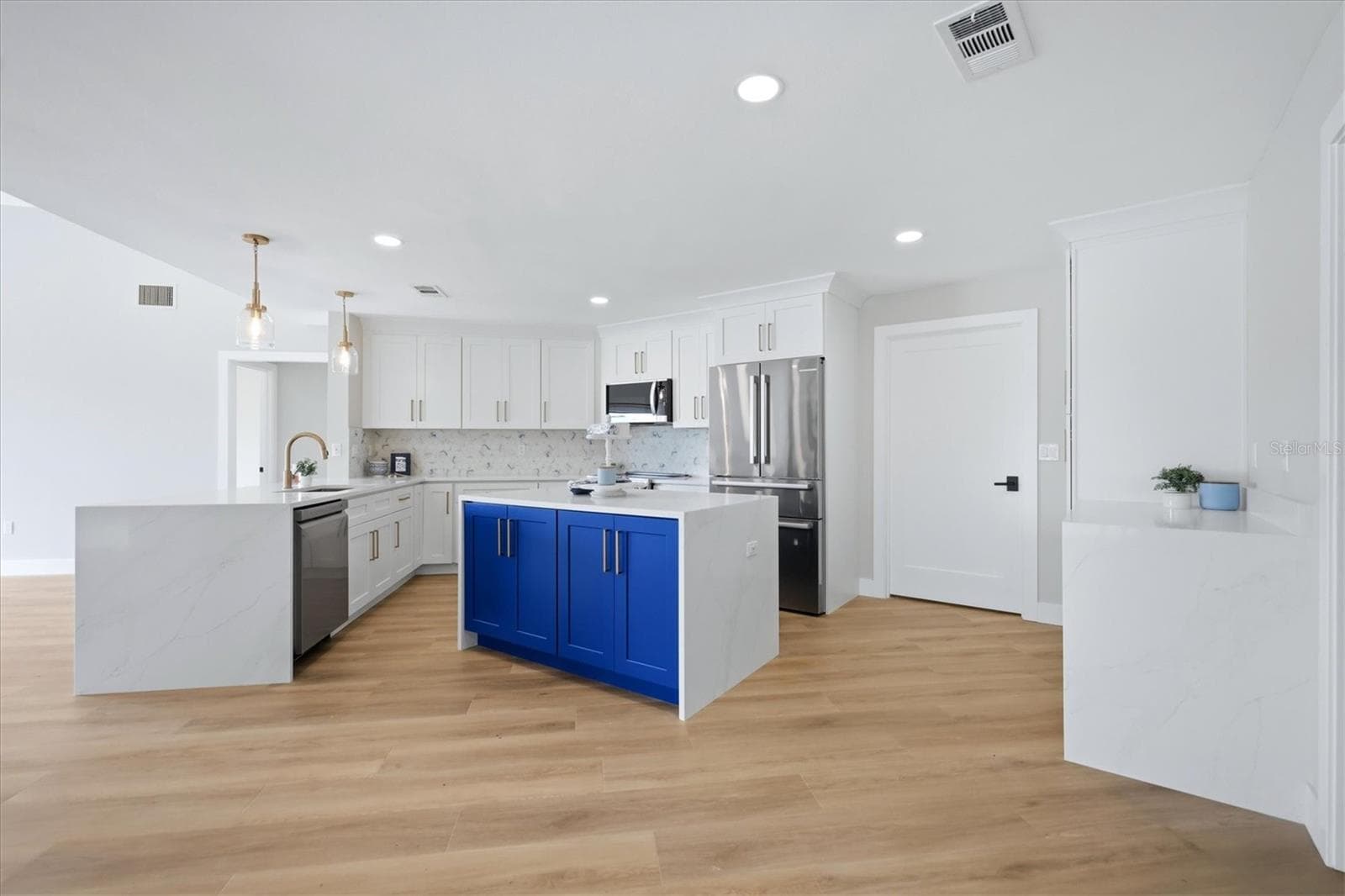 Single Family Residence at 8822 MISTY CREEK DR, SARASOTA, photo 12 of 67