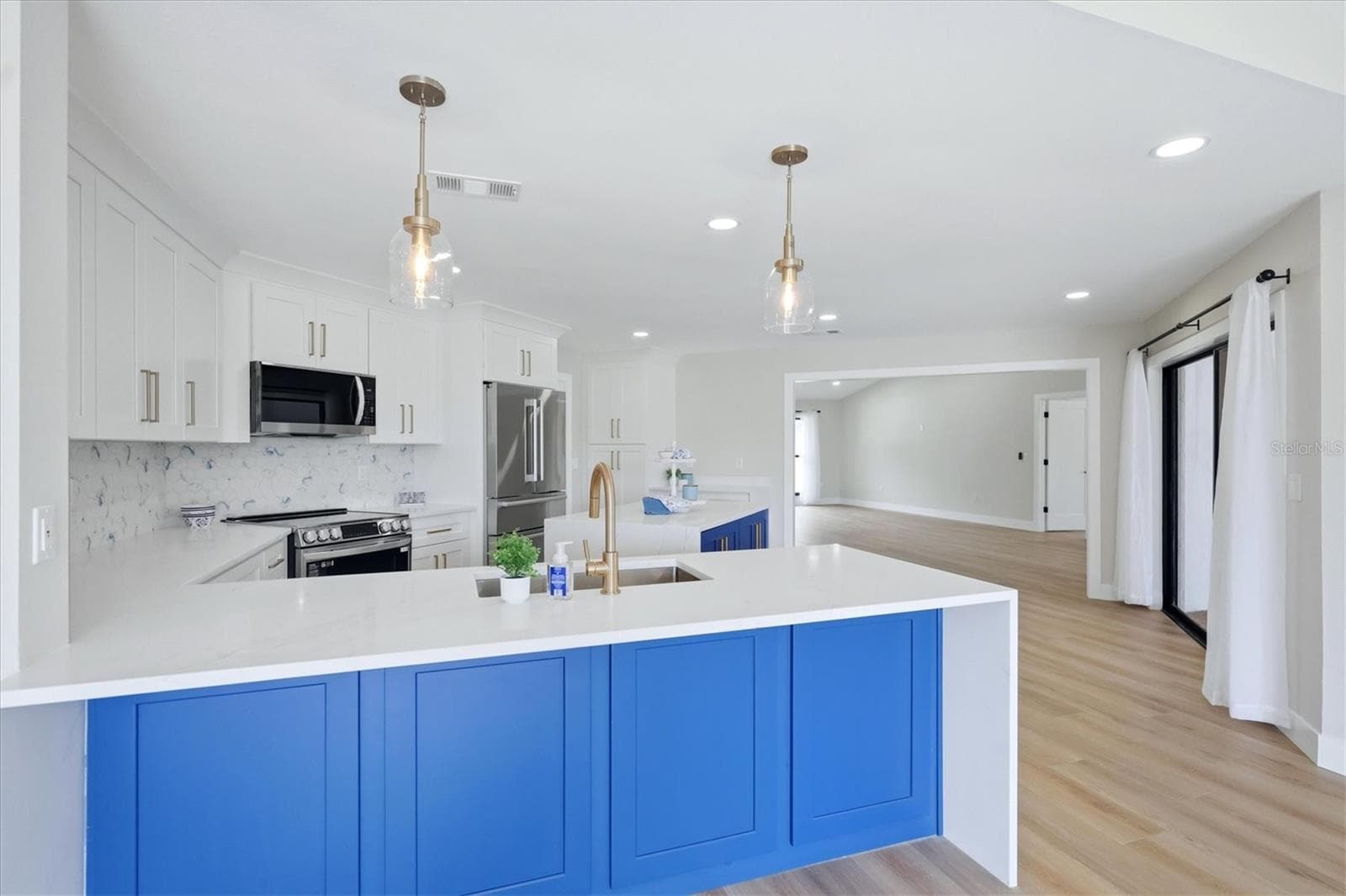 Single Family Residence at 8822 MISTY CREEK DR, SARASOTA, photo 15 of 67
