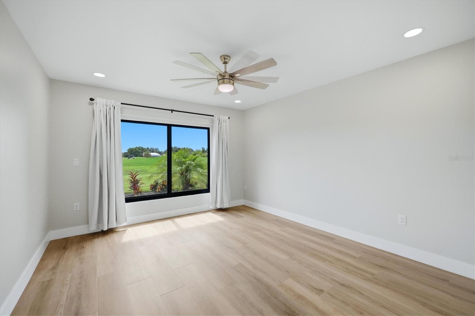 Single Family Residence at 8822 MISTY CREEK DR, SARASOTA, photo 33 of 67