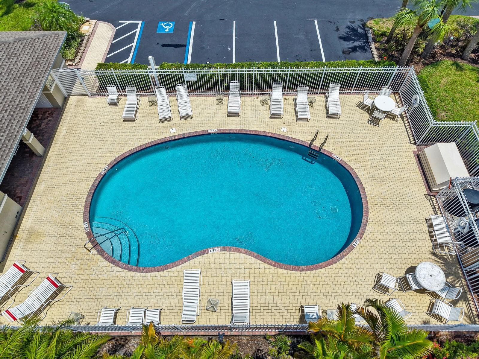 Community Pool Walking Distance - 1014 34TH DR W, PALMETTO