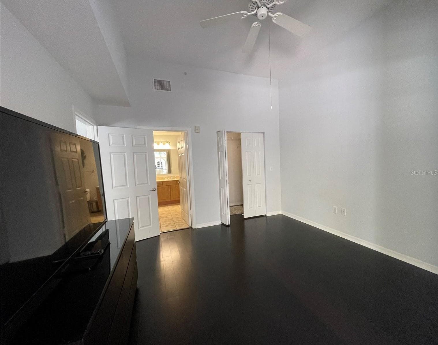 Condominium at 1064 N TAMIAMI TRL #1122, SARASOTA, photo 3 of 58