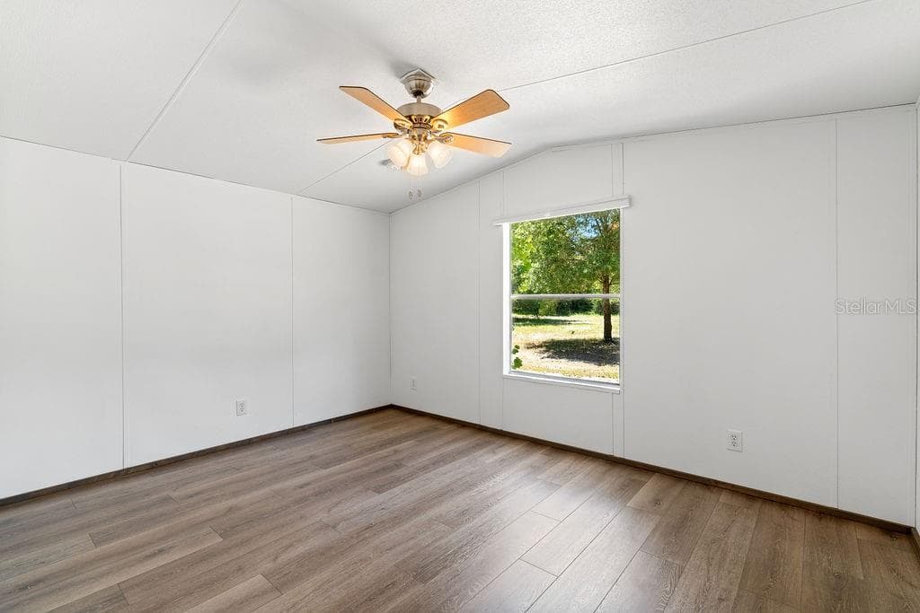 Manufactured Home at 27133 MILLER RD, DADE CITY, photo 2 of 27