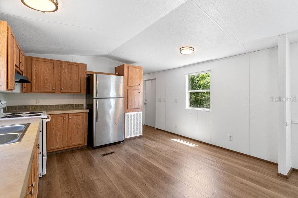 Manufactured Home at 27133 MILLER RD, DADE CITY, photo 11 of 27
