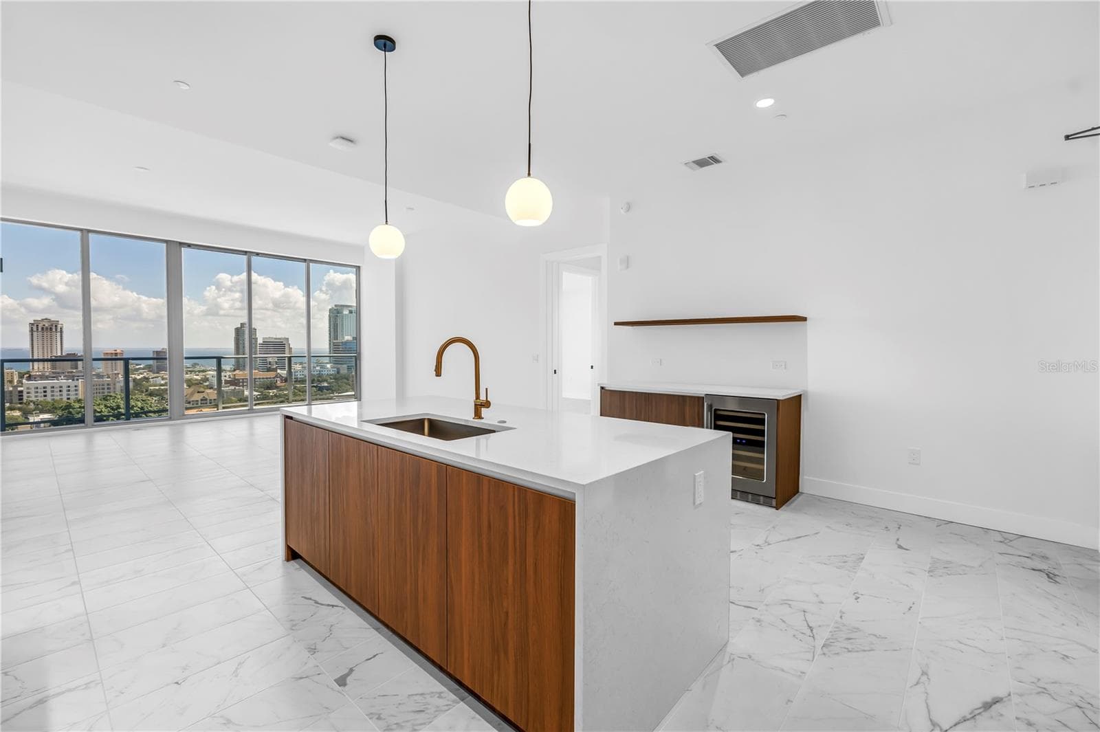 Views from all directions - 777 3RD AVE N #1704, ST PETERSBURG