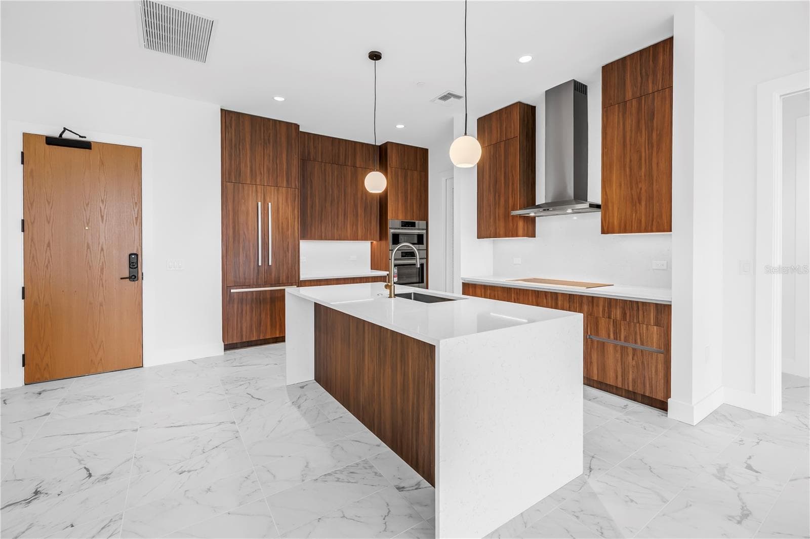 Perfect entertaining space - 777 3RD AVE N #1704, ST PETERSBURG