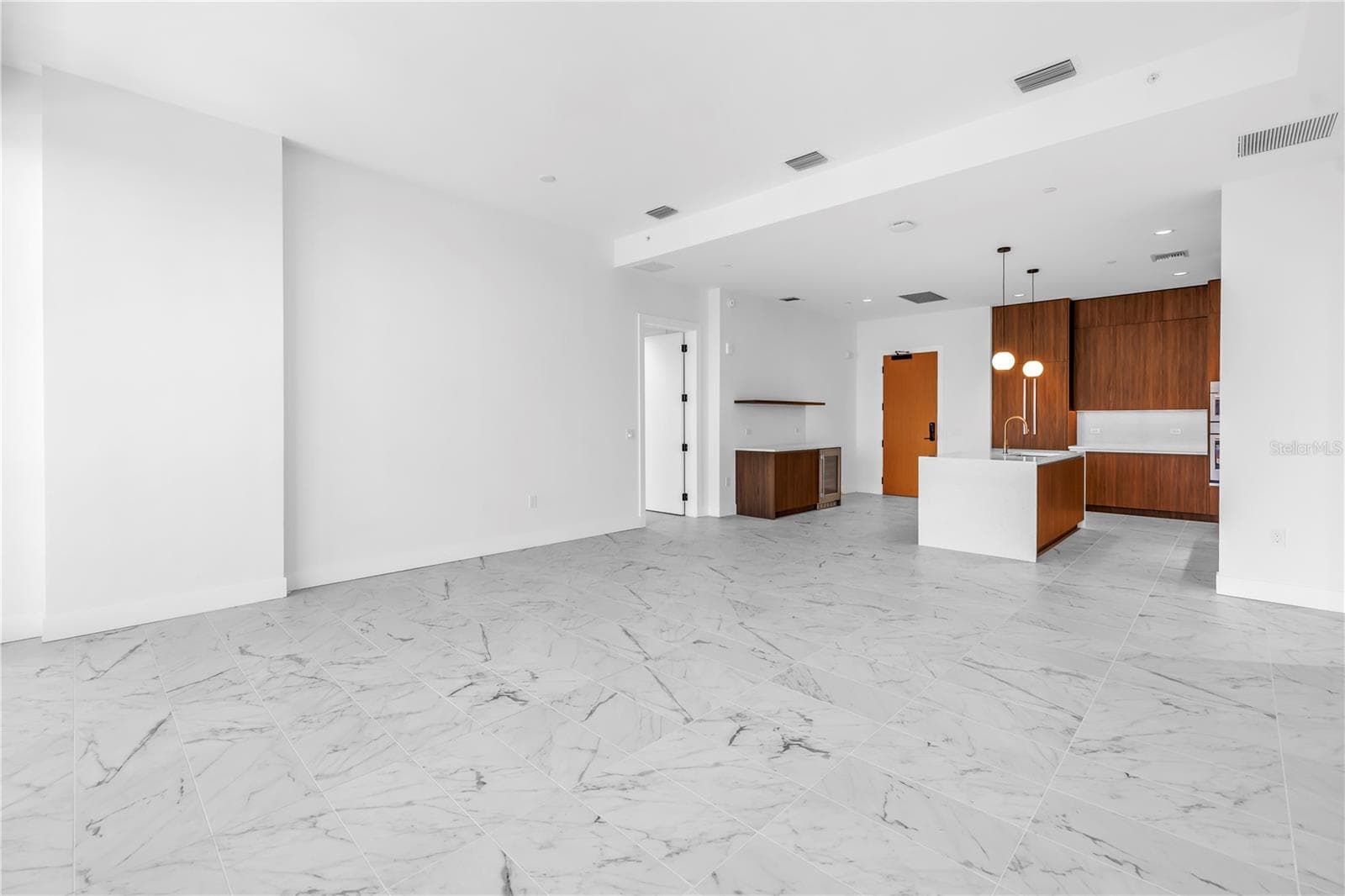 Open floor plan - 777 3RD AVE N #1704, ST PETERSBURG