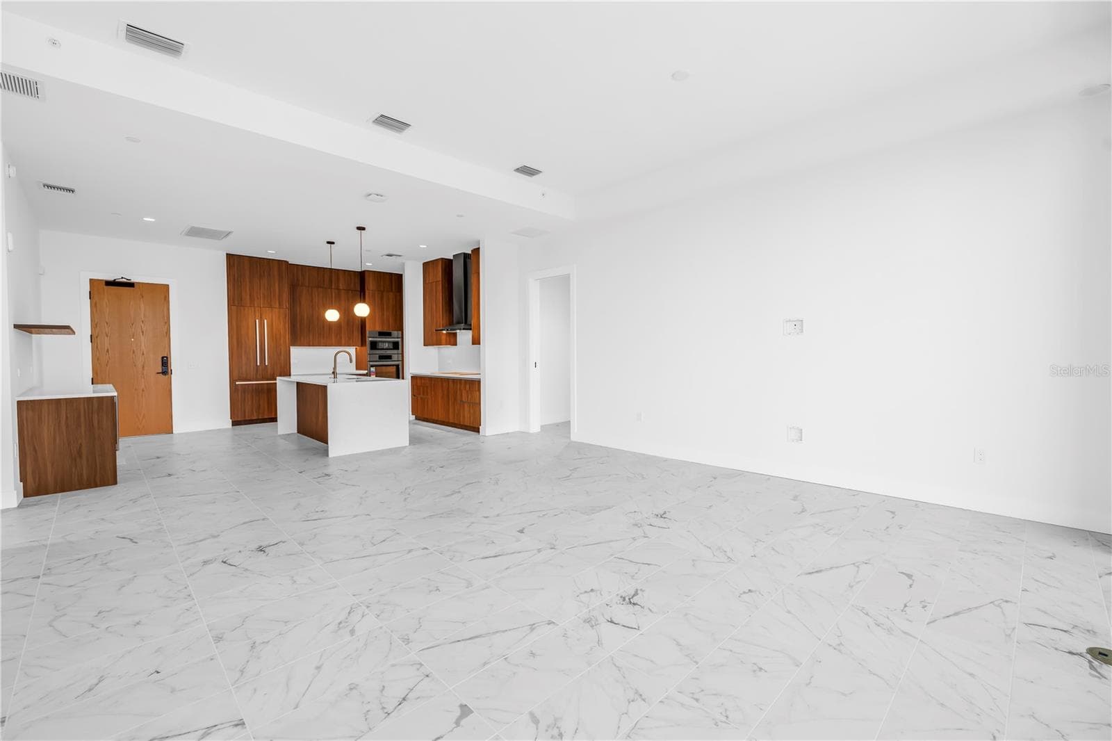 Condominium at 777 3RD AVE N #1704, ST PETERSBURG, photo 17 of 35