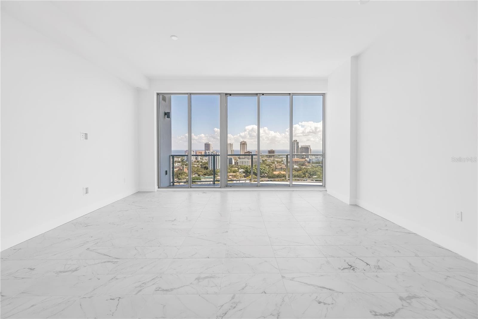 Spacious primary bedroom and floor to ceiling views. - 777 3RD AVE N #1704, ST PETERSBURG