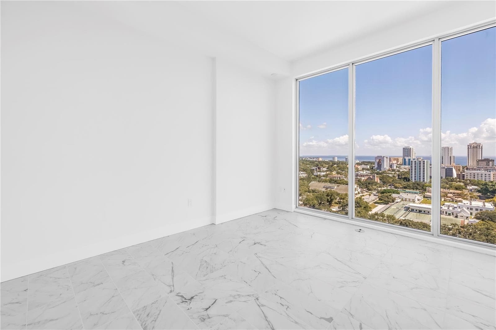 Primary suite with stunning views and access to the terrace - 777 3RD AVE N #1704, ST PETERSBURG
