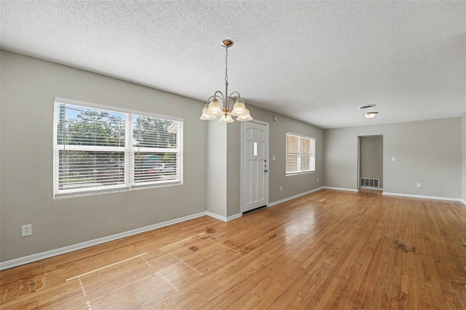 Single Family Residence at 2935 WOODLAND HILLS AVE, LAKELAND, photo 3 of 19