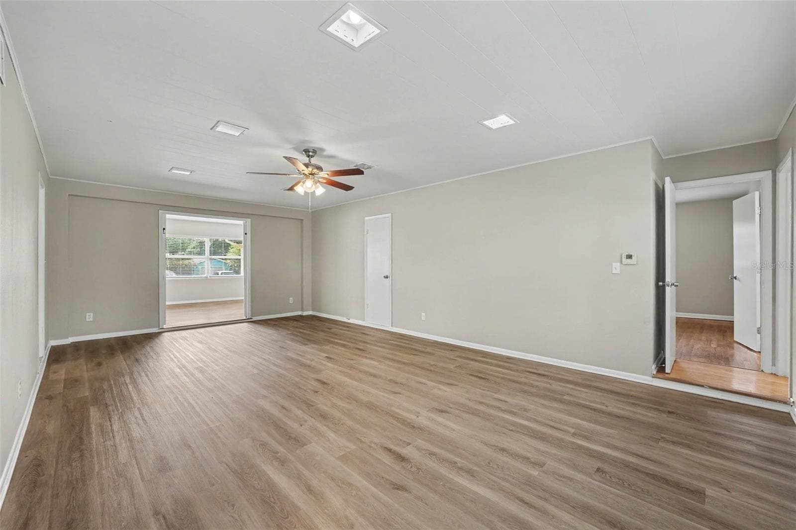Single Family Residence at 2935 WOODLAND HILLS AVE, LAKELAND, photo 10 of 19