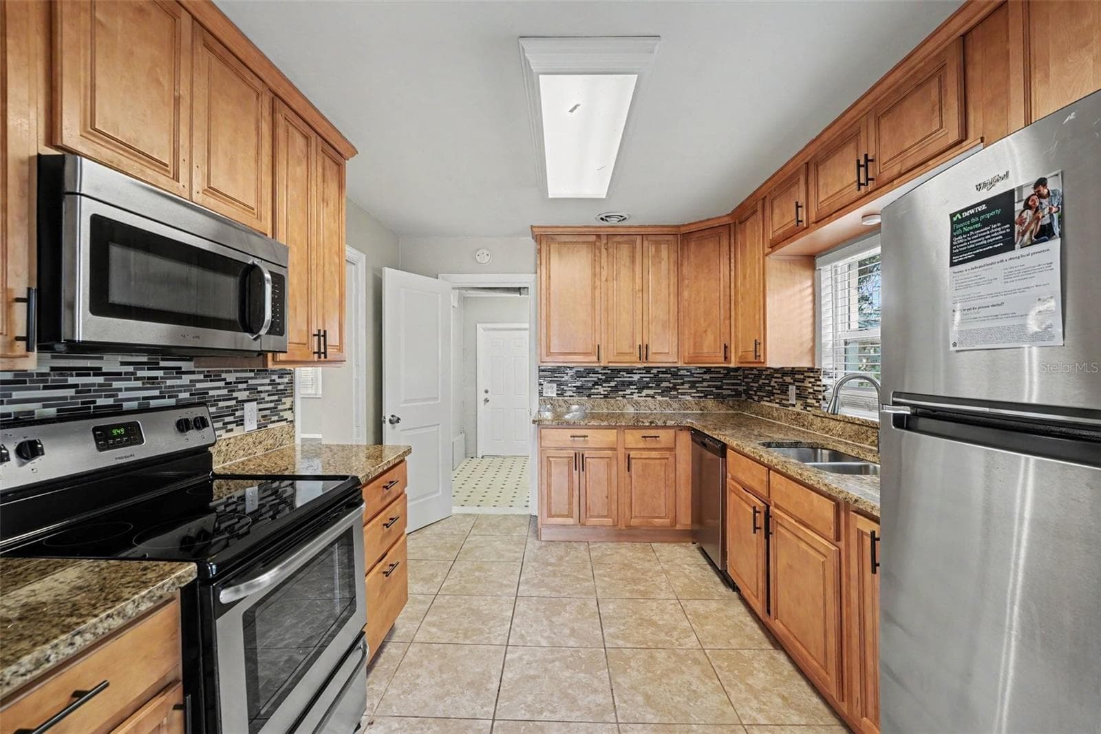 Single Family Residence at 2935 WOODLAND HILLS AVE, LAKELAND, photo 6 of 19