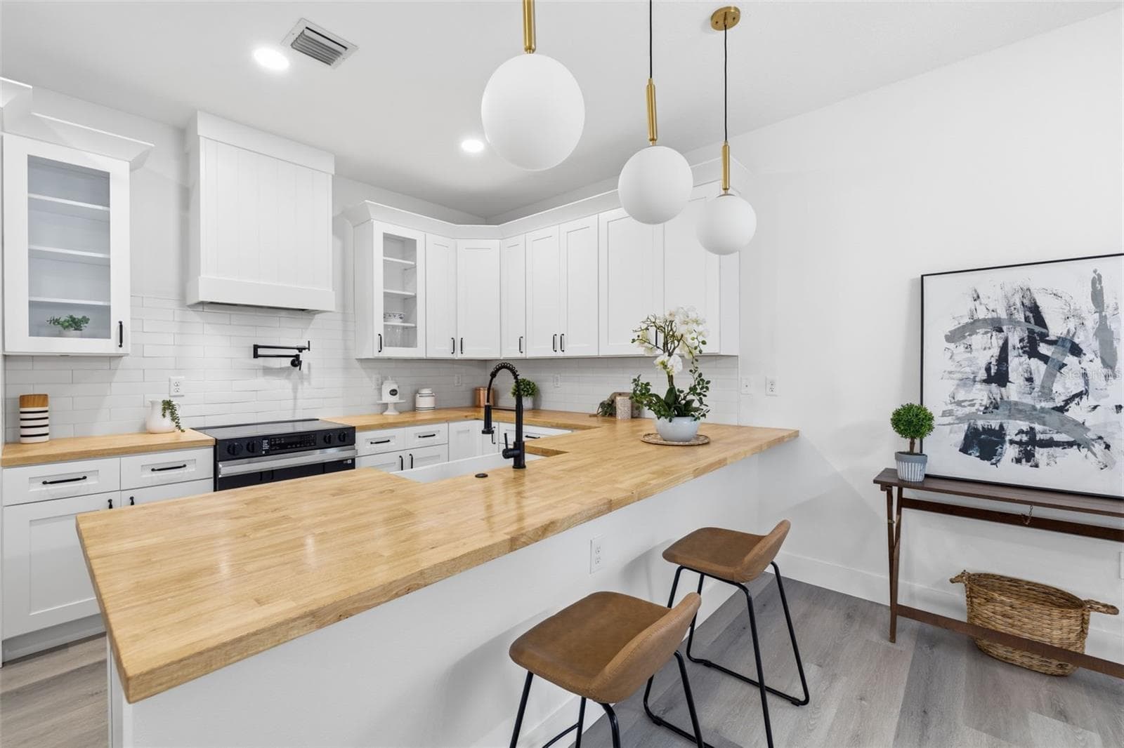 Townhouse at 2138 W NASSAU ST #3, TAMPA, photo 5 of 23