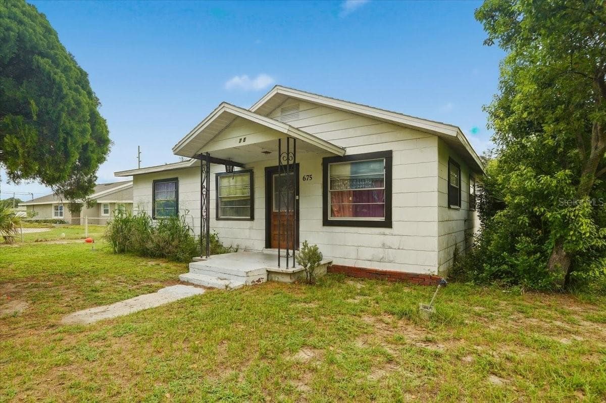 Single Family Residence at 675 E BAY AVE, EAGLE LAKE, photo 2 of 47