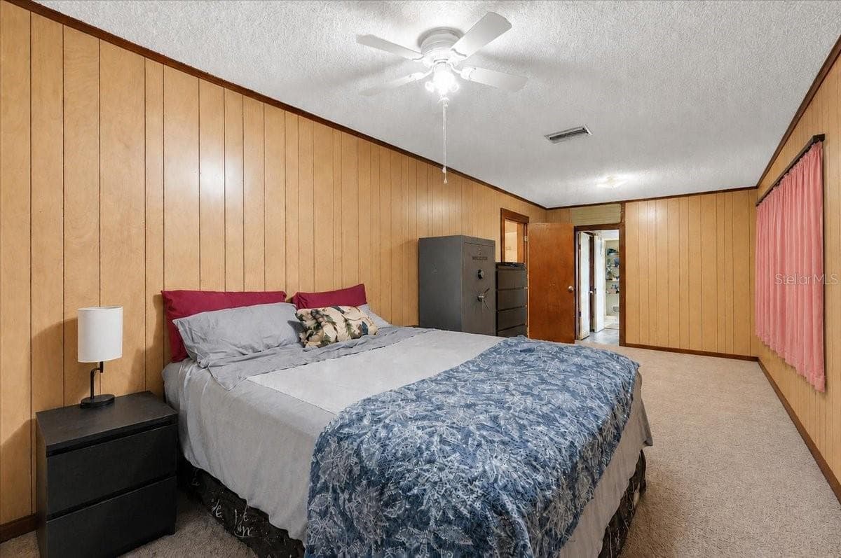 Single Family Residence at 675 E BAY AVE, EAGLE LAKE, photo 15 of 47