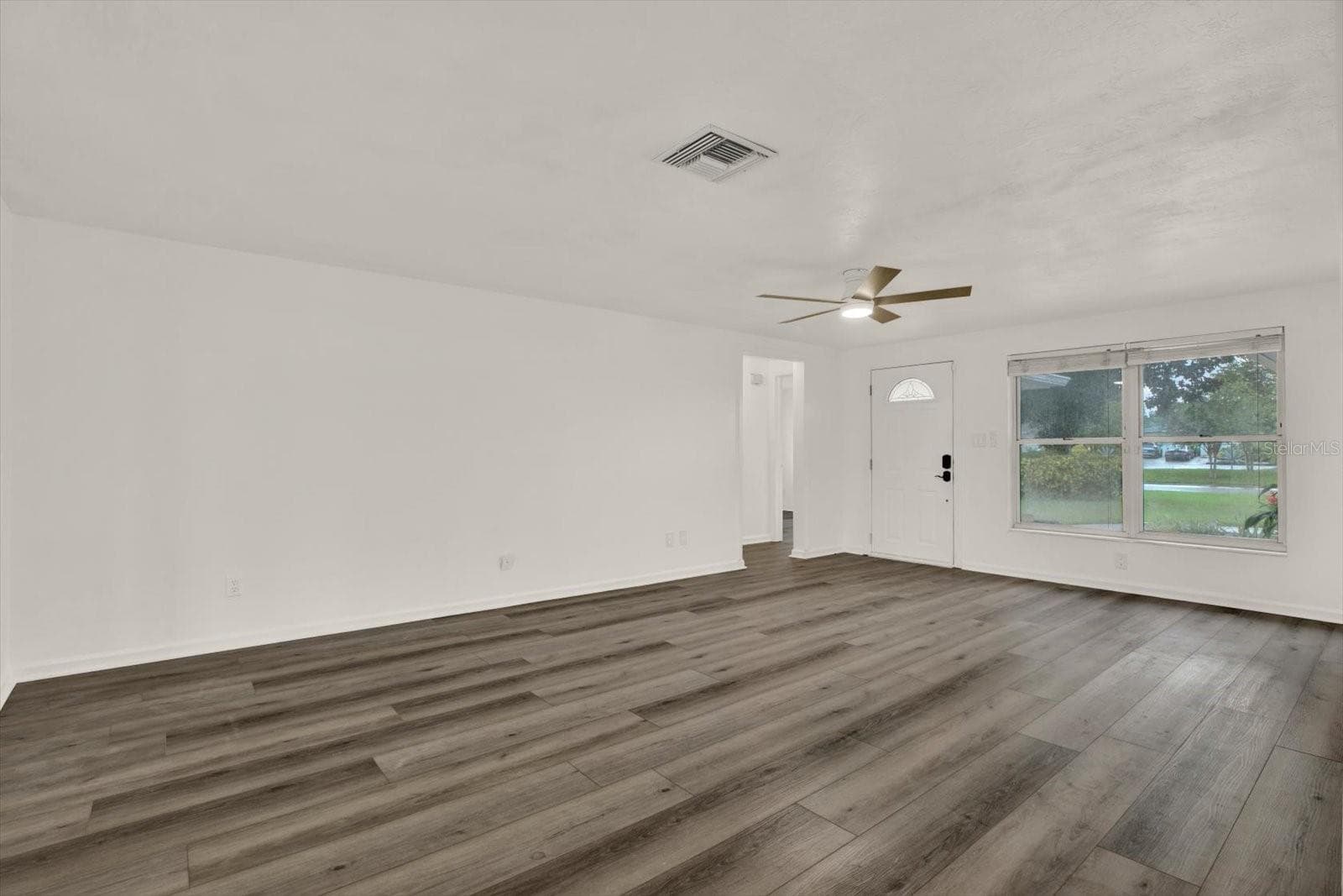 Single Family Residence at 5995 BLOSSOM LAKE DR, SEMINOLE, photo 4 of 20