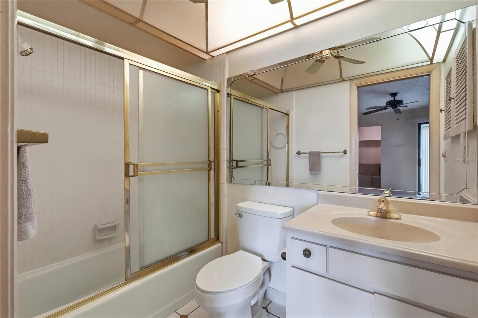 bathroom 2 - 3500 EL CONQUISTADOR PKWY #332, BRADENTON