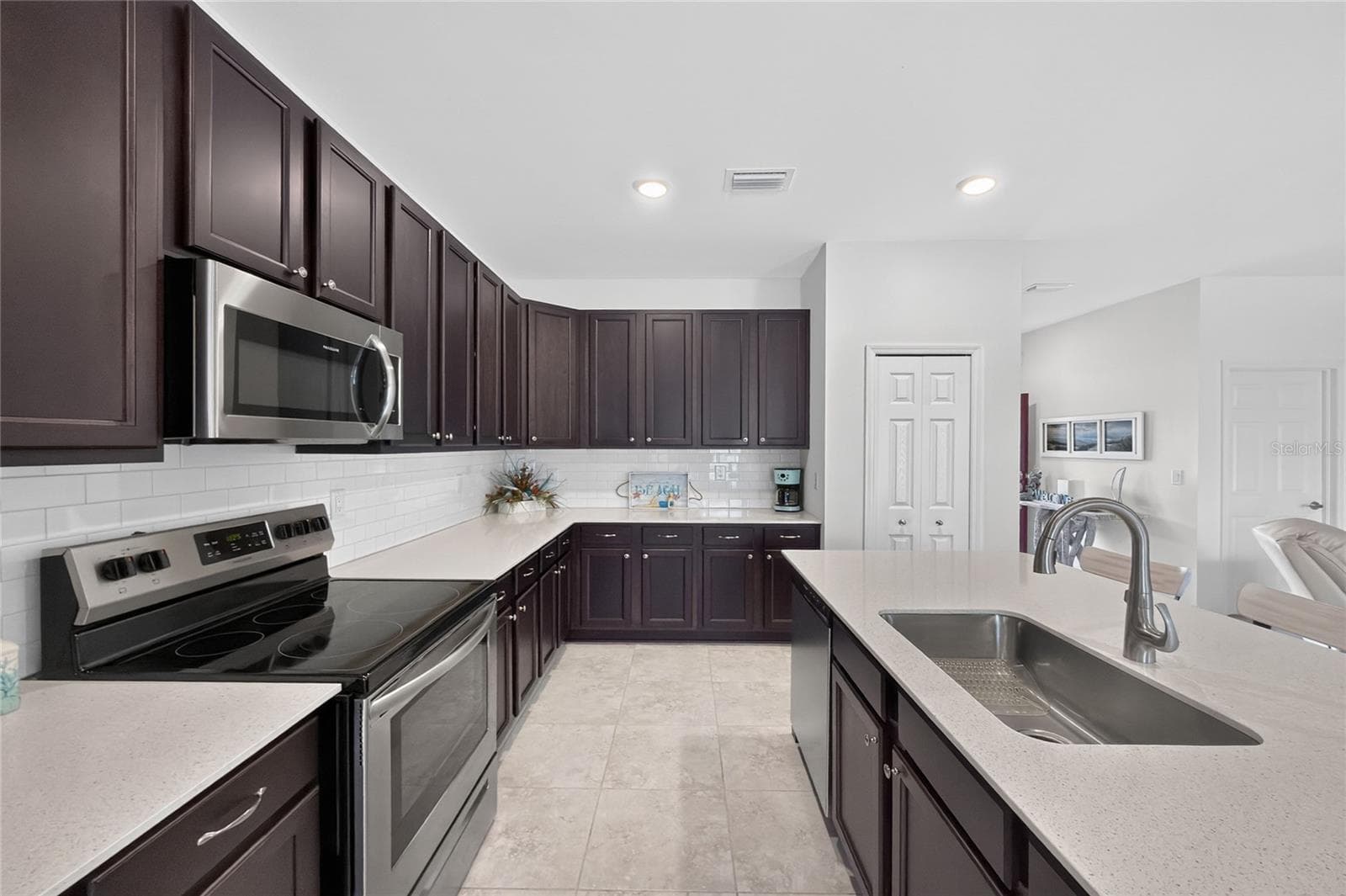 Single Family Residence at 93 MARK TWAIN LN, ROTONDA WEST, photo 19 of 58