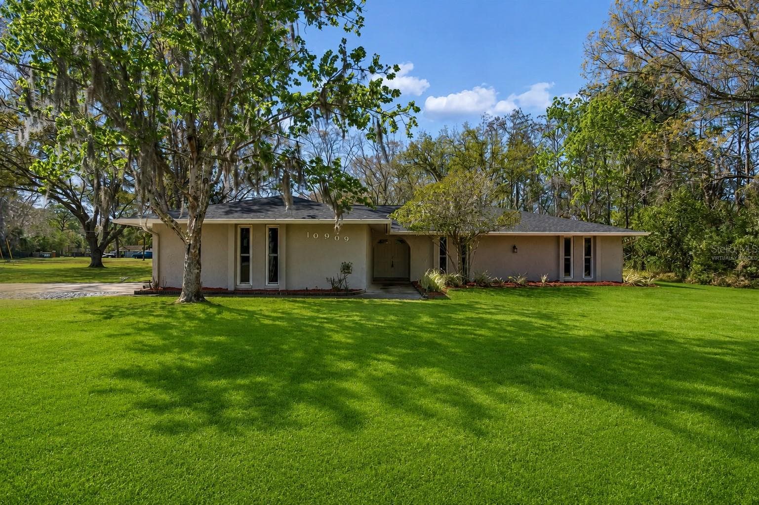 Virtually Staged - 10909 CANDY LN, NEW PORT RICHEY