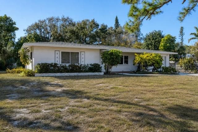 Single Family Residence at 5201 STEVENS DR, SARASOTA, photo 33 of 35