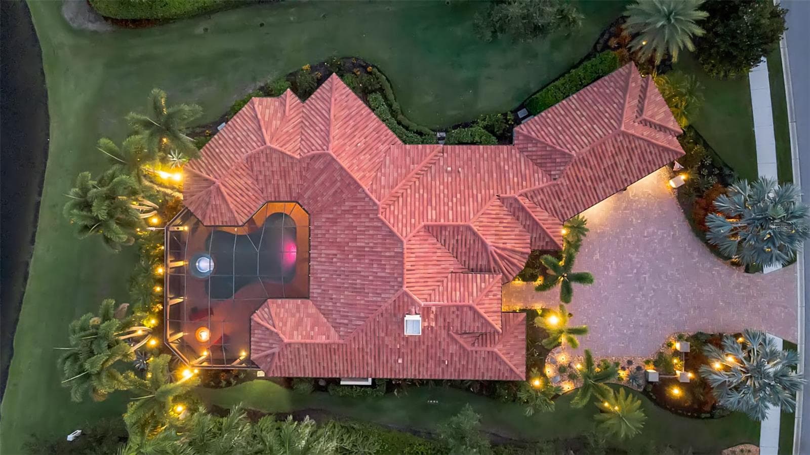 Single Family Residence at 15114 LINN PARK TER, LAKEWOOD RANCH, photo 2 of 94