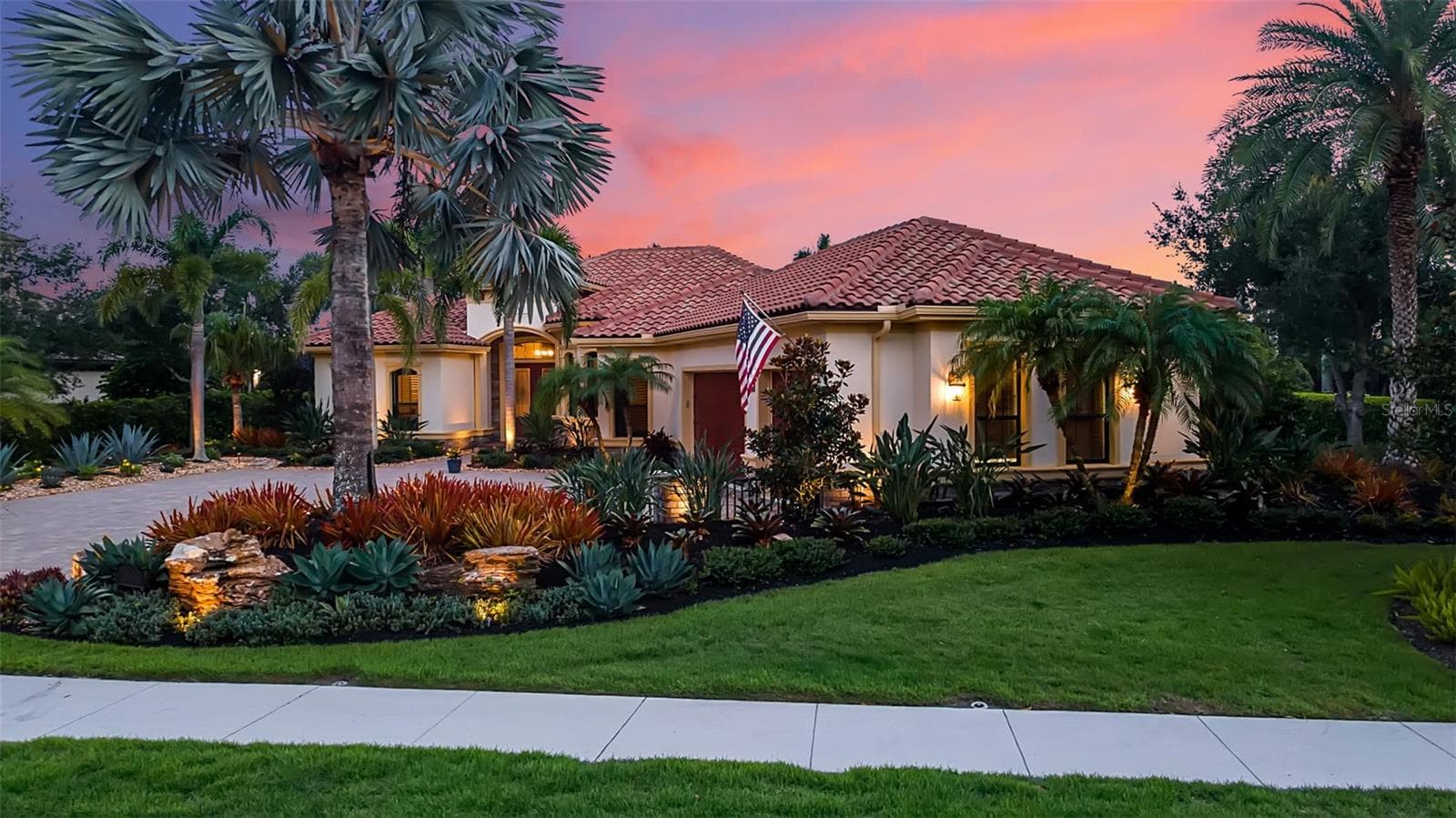 Single Family Residence at 15114 LINN PARK TER, LAKEWOOD RANCH, photo 4 of 94