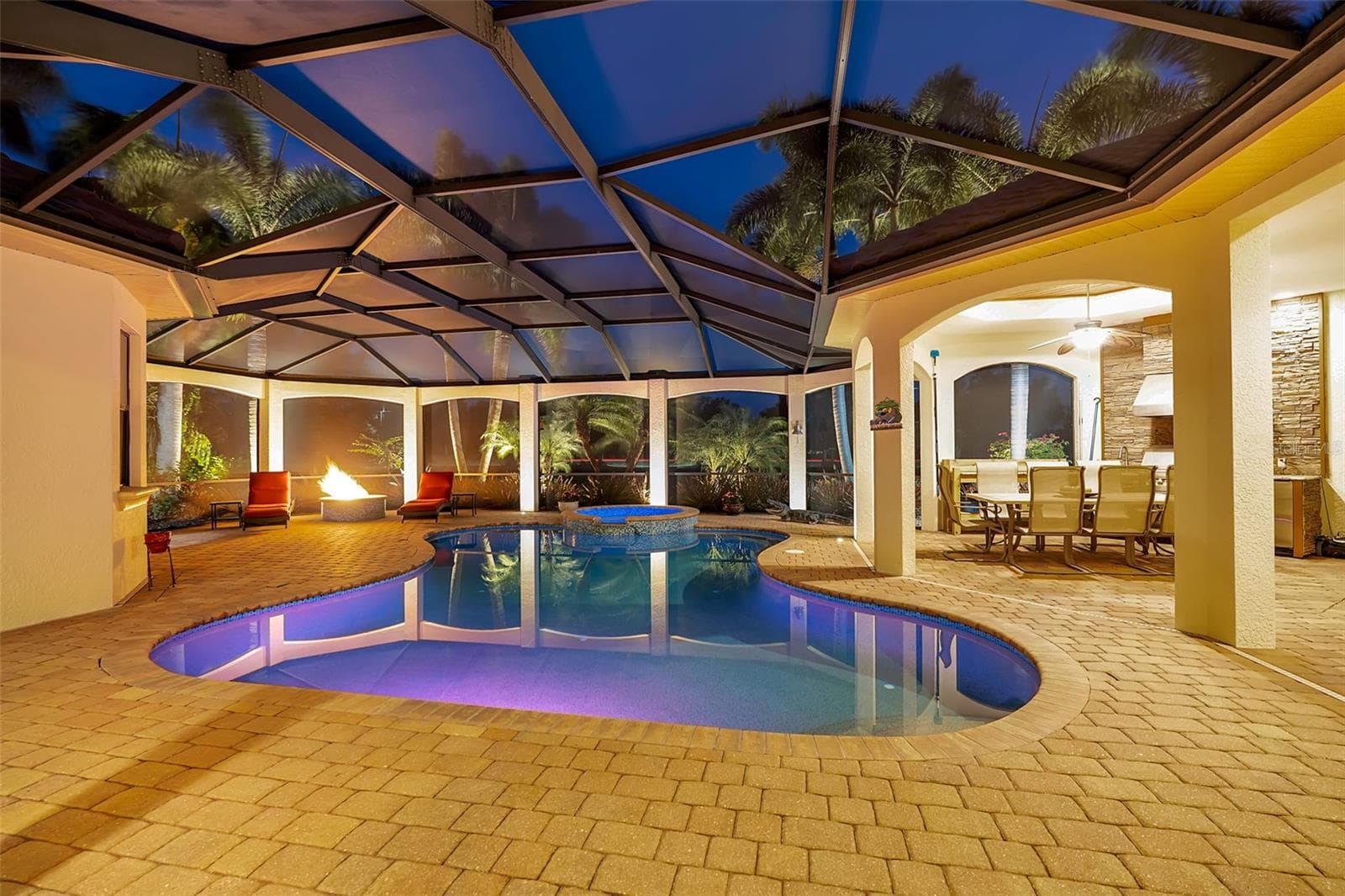 Single Family Residence at 15114 LINN PARK TER, LAKEWOOD RANCH, photo 9 of 94