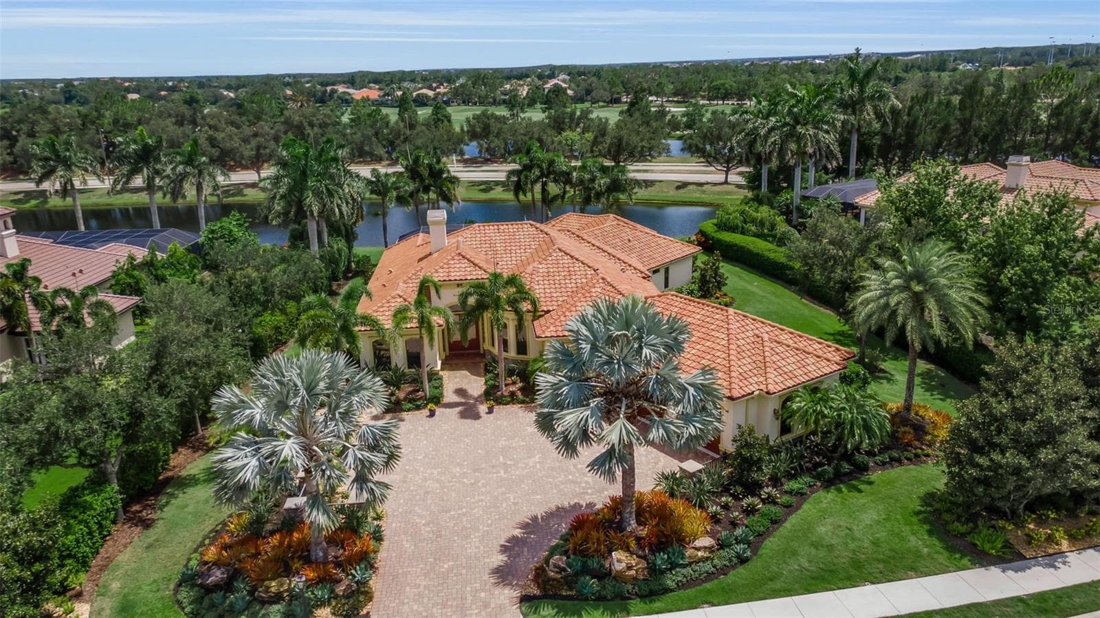 Single Family Residence at 15114 LINN PARK TER, LAKEWOOD RANCH, photo 15 of 94