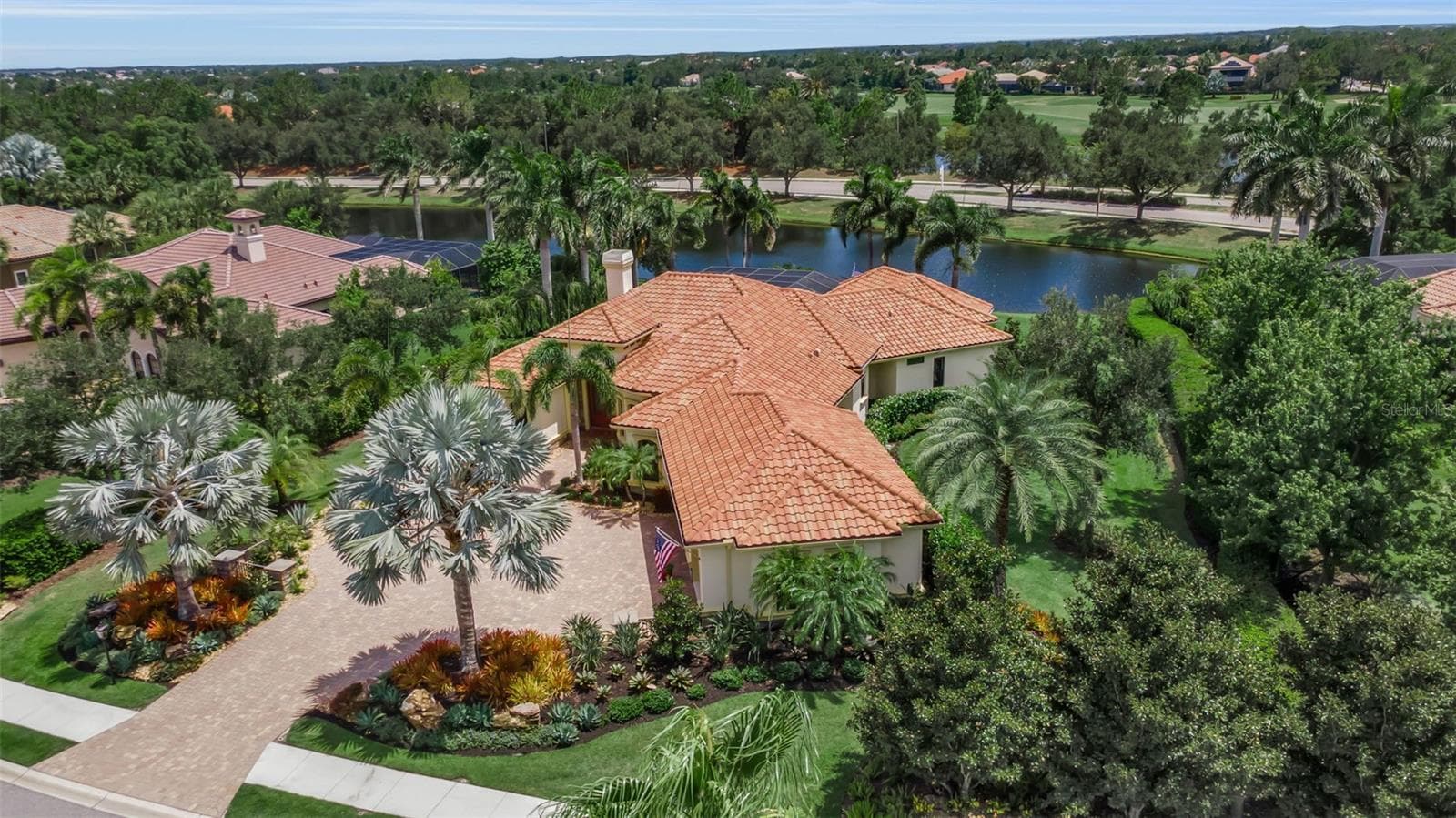 Single Family Residence at 15114 LINN PARK TER, LAKEWOOD RANCH, photo 16 of 94