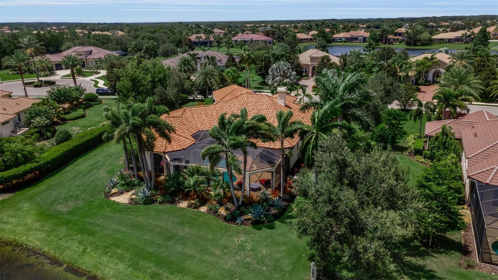 Single Family Residence at 15114 LINN PARK TER, LAKEWOOD RANCH, photo 19 of 94