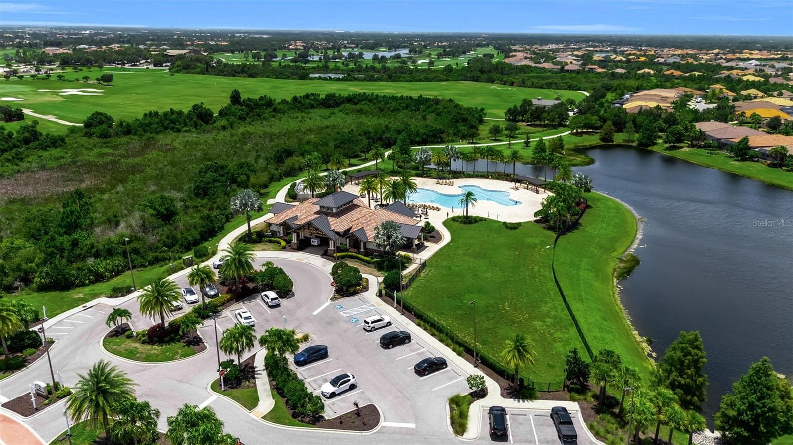 Single Family Residence at 15114 LINN PARK TER, LAKEWOOD RANCH, photo 33 of 94