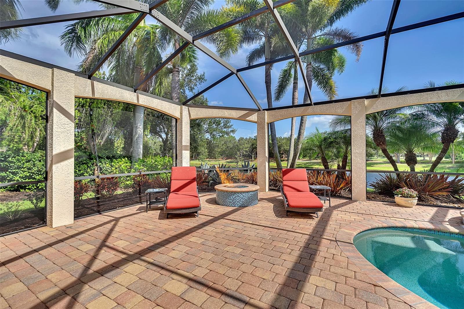 Single Family Residence at 15114 LINN PARK TER, LAKEWOOD RANCH, photo 73 of 94